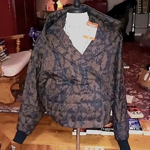 NWT reptile print wrap up puffer women's small
